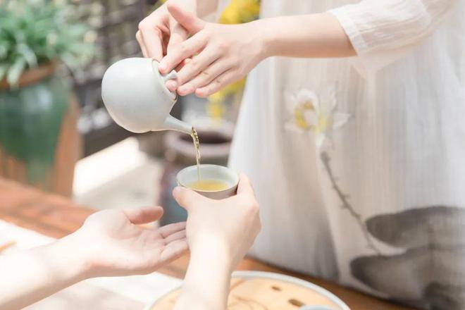 男人多半人品不好不管是谁都别深交麻将胡了试玩吃饭时有三个习惯的(图3)