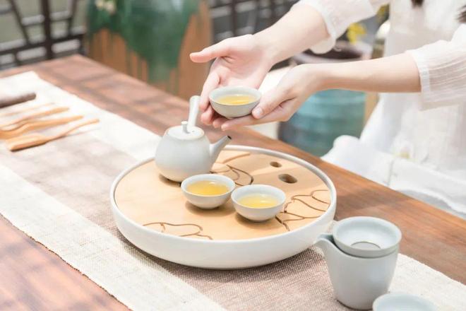 男人多半人品不好不管是谁都别深交麻将胡了试玩吃饭时有三个习惯的(图2)