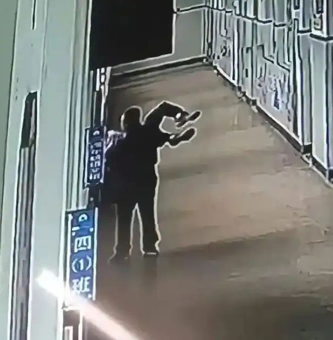 事件后续：父母把事做绝熊孩子付出代价麻将胡了网址报应不爽！瑞安呲水老师(图4)