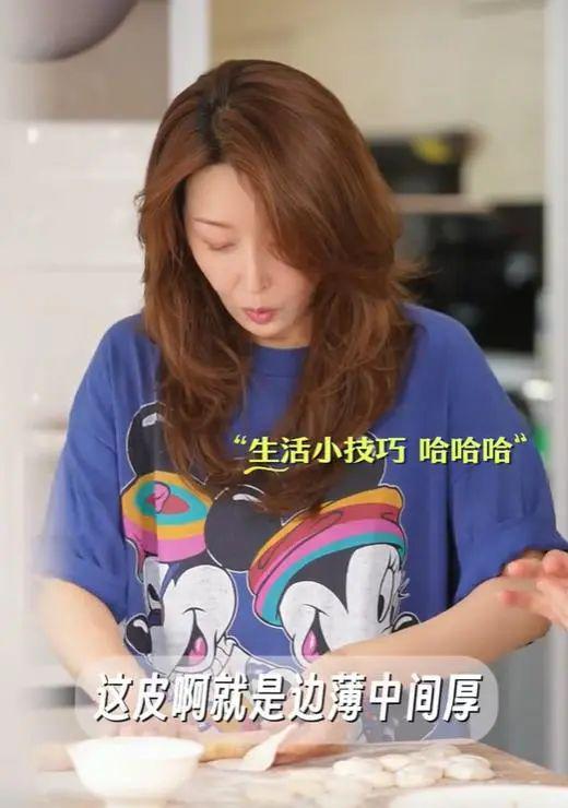 老爸过端午！这哪是父女说是兄妹我都信麻将胡了app53岁歌手孙悦陪83岁(图6)